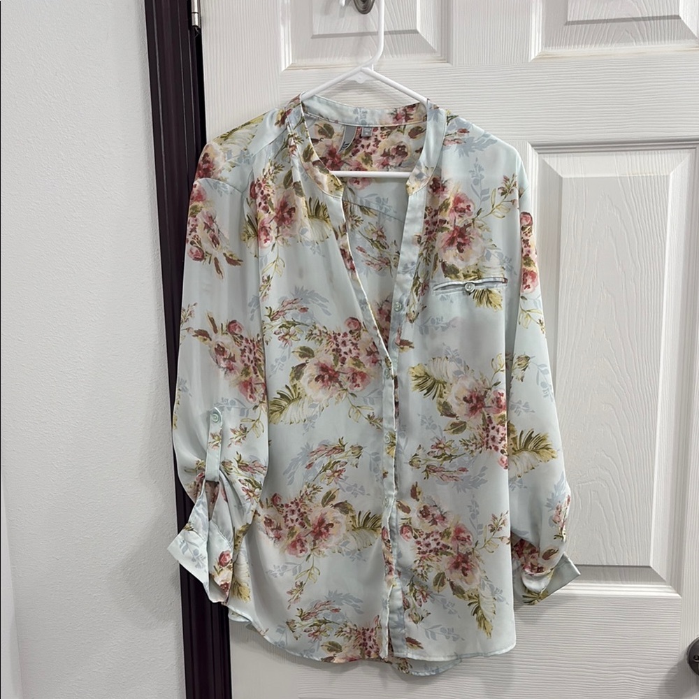 Kut from the Kloth Green 3/4 Sleeve Buttoned Blouse